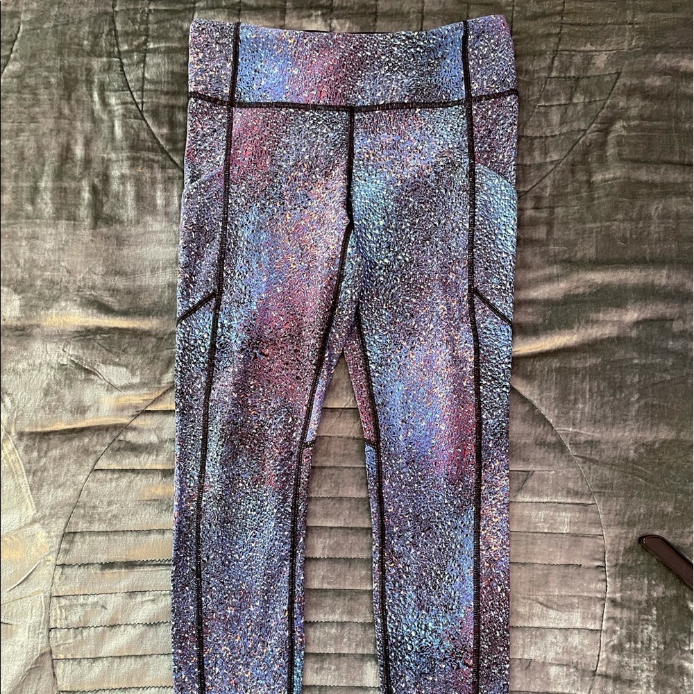 lululemon Speed Up Tight in Blue Rainbow Speckle - size 6
